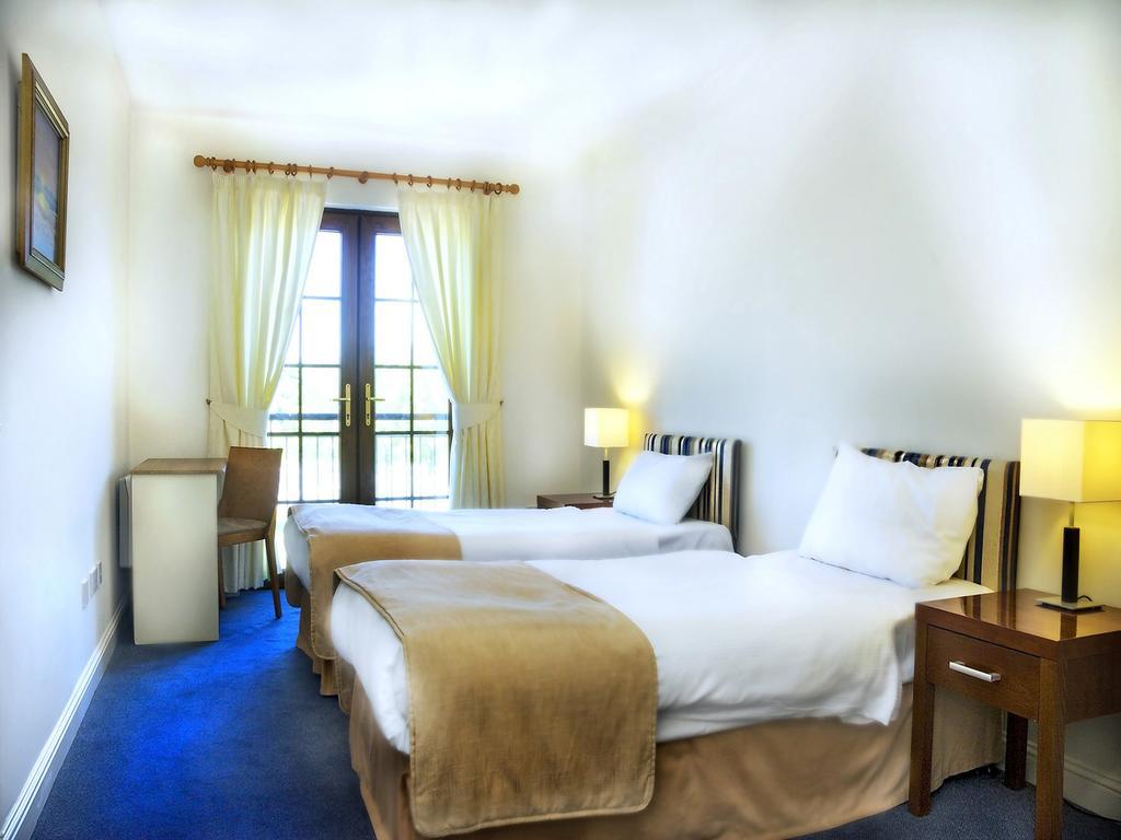 Lough Allen Hotel & Spa 德拉姆尚博 外观 照片