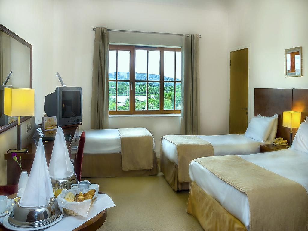 Lough Allen Hotel & Spa 德拉姆尚博 外观 照片